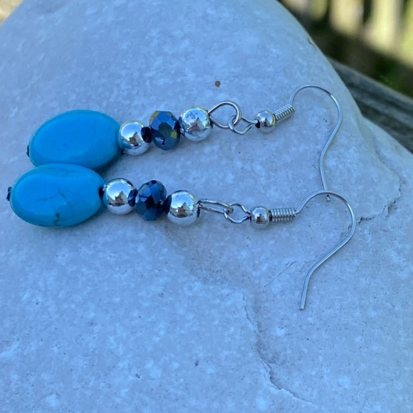 Faux turquoise beaded drop earrings - Picture 6 of 7